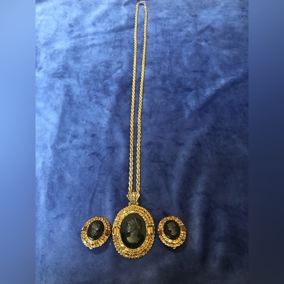 R.J. Graziano Signed Black Onyx Cameo Filigree Necklace and Earrings (Clip on) - Picture 1 of 4